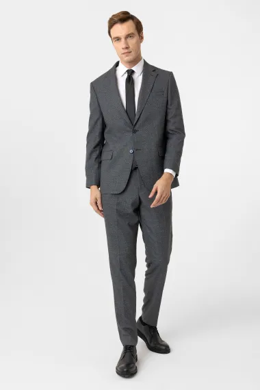 بدلة أنيقة بتصميم عادي بأزرار مزدوجة، مريحة ومصنوعة من قماش بولي-فيسكون، متوفرة بأحجام متعددة ولون أزرق برلماني - صورة 4