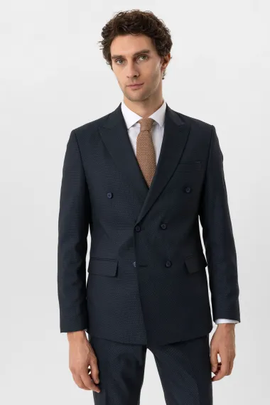 Узкий костюм с узором в цвете темно-синий, смесовый состав 64% полиэстер, 34% вискоза, 2% эластан, с клапанами и боковыми карманами - фото 4