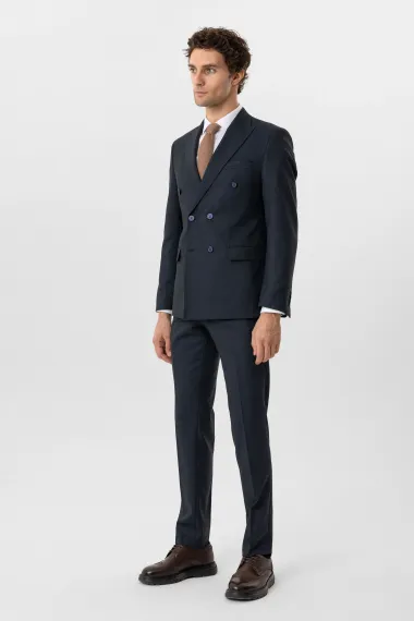 Узкий костюм с узором в цвете темно-синий, смесовый состав 64% полиэстер, 34% вискоза, 2% эластан, с клапанами и боковыми карманами - фото 3