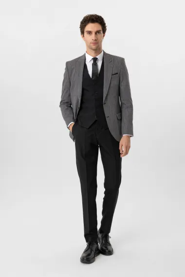 بدلة رسمية بقصة ضيقة بتصميم مخطط مع سترة، مصنوعة من 71% بوليستر و27% فيسكوز، تتوفر بأحجام مختلفة ولون أسود - صورة 2