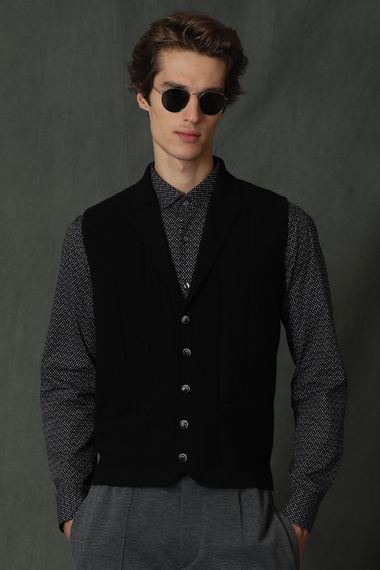 Level V Neck Vest Black - photo 1