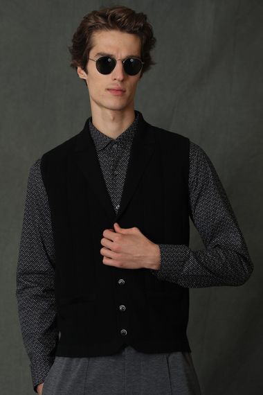 Level V Neck Vest Black - photo 5