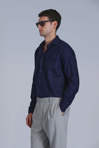 Чоловіча базова сорочка Comfort Fit темно-синього кольору - фото 5