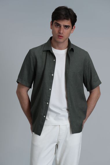 Чоловічий базовий комірець Comfort Fit кольору хаки - фото 5