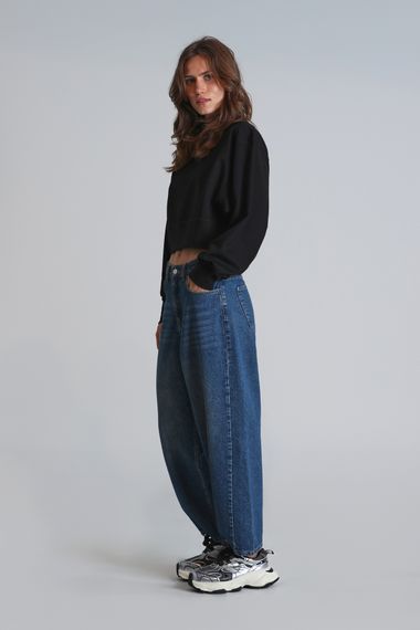 Женский свитшот Olıvıa черного цвета, доступен в размерах S, M, L, XL и XS - фото 4