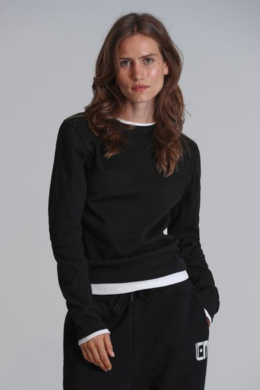 Футболка Amaya женская черная обычного кроя, доступна в размерах S, M, L, XL, XS, XXL - фото 3