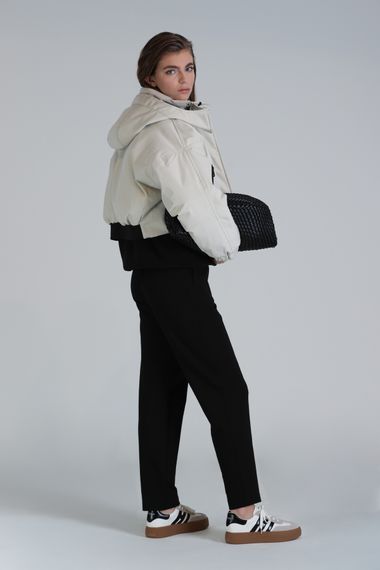 Жіночий спортивний костюм з в'язаної амбрової тканини, чорний, розміри S, XS, M, L - фото 4