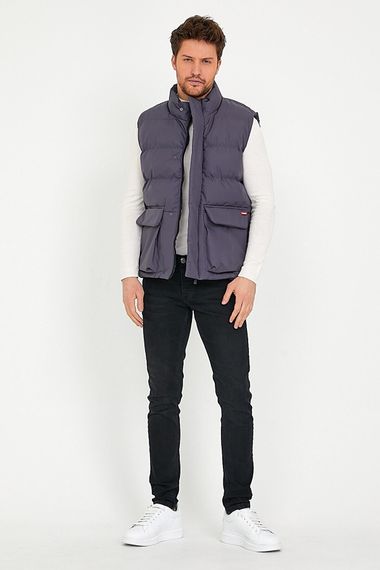 Erkek Cep Detaylı Fermuarlı ve Çıtçıt Kapama Polyester Dolum Gri Şişme Yelek - fotoğraf 2