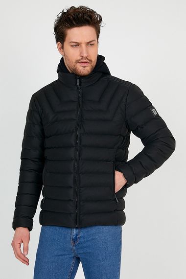 Чоловіче чорне водонепроникне пальто з капюшоном із вуглецевої шкіри з капюшоном і вітронепроникною кишенею з деталізованим капюшоном - фото 3