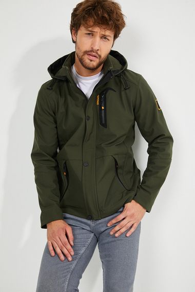 Чоловіча водонепроникна куртка кольору хакі з капюшоном і вітронепроникною кишенею, деталізована м’яка оболонка, внутрішня частина з стрижки - фото 4