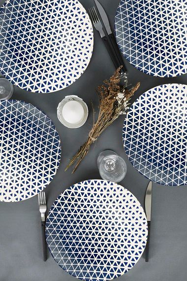 Triangular Serving Plate 26 Cm 6 Pieces