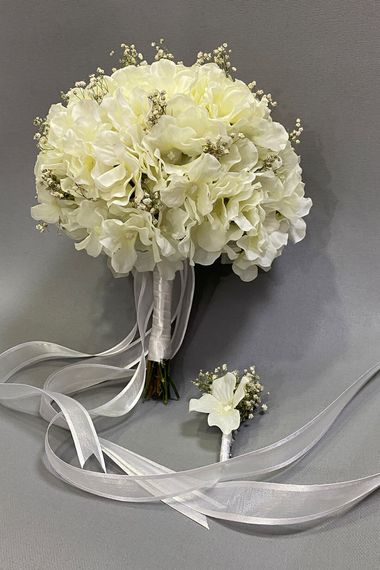 Cream World Model Bride Bouquet with Hydrangea Groom Boutonniere - photo 1