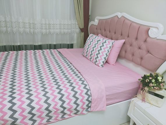 Zigzag patterned king size duvet cover set