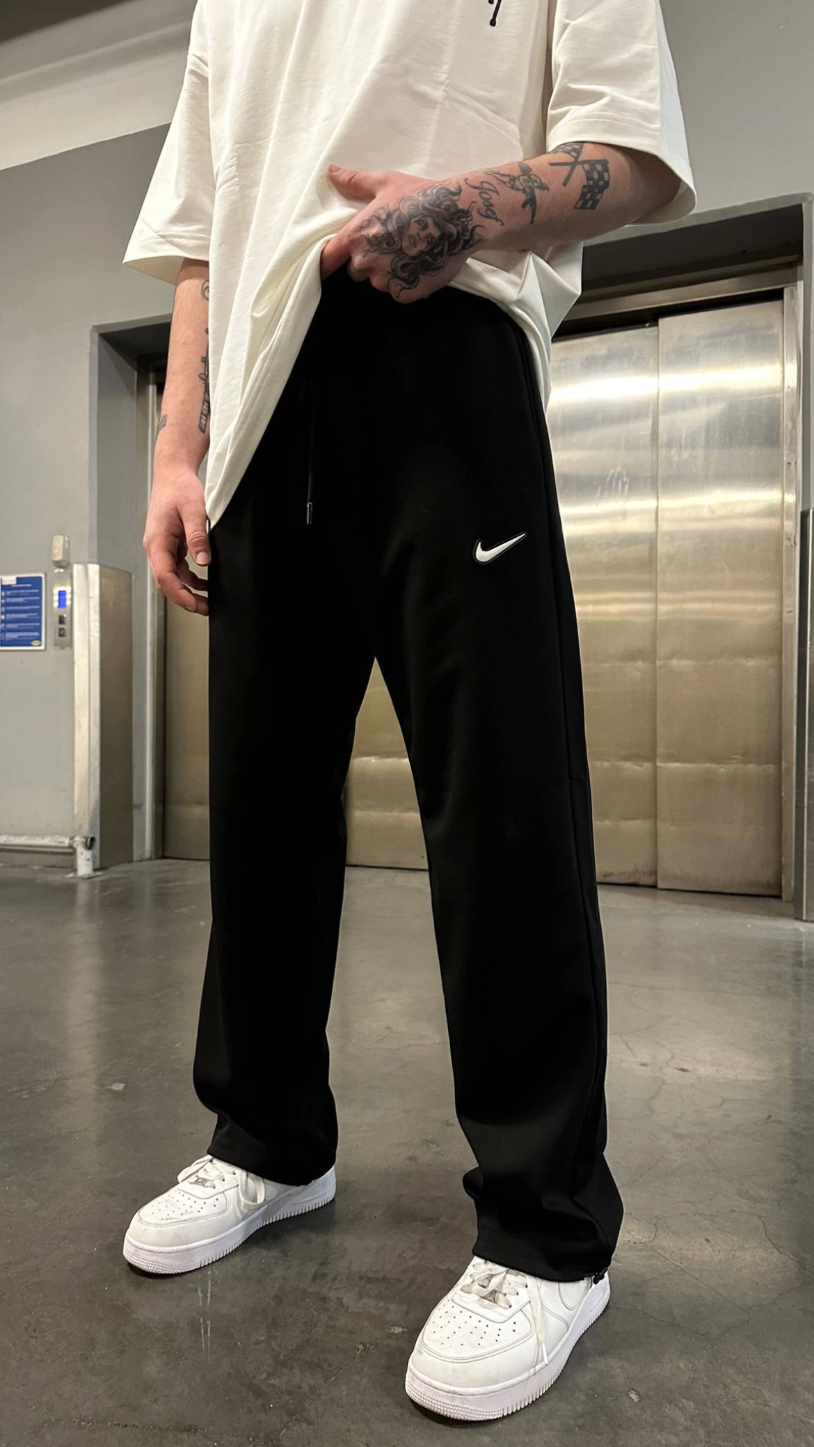 What To Wear With Black Sweatpants Guys Black Sweatpants Outfit